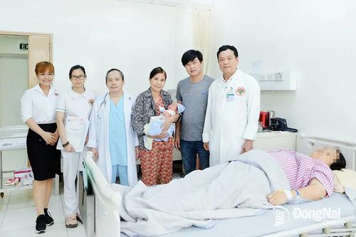 Hy hữu: Cứu sống sản phụ nặng 100kg với nhiều bệnh nền, sinh con nặng 4,6kg