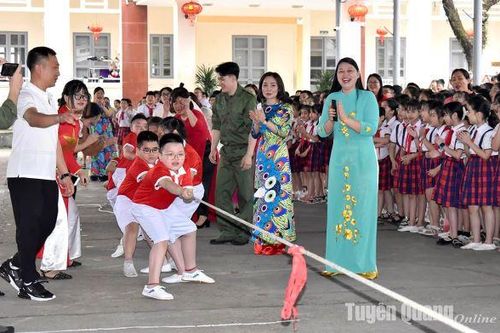 Gần 500 học sinh tham gia Ngày hội Thiếu nhi vui khỏe