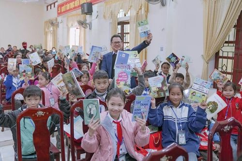 Thiện nguyện không biên giới: 'Trao yêu thương, ươm mầm hy vọng'