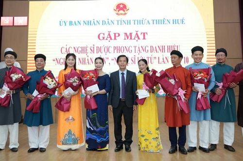 Cần có cơ chế, chính sách động viên đội ngũ văn nghệ sĩ