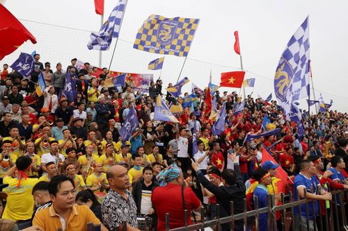 Ông Park Hang Seo 'ra sân', Bắc Ninh FC vô địch Giải bóng đá Tứ hùng