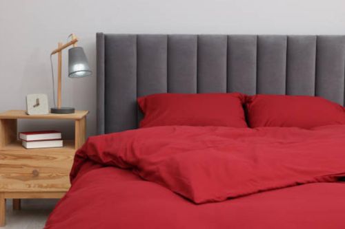 Tại sao đầu giường cần kê sát tường?