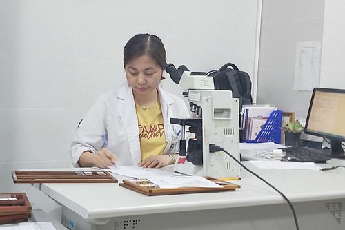 Cuộc sống hiện tại của nữ bác sĩ thoát chết ngoạn mục vụ cháy chung cư mini