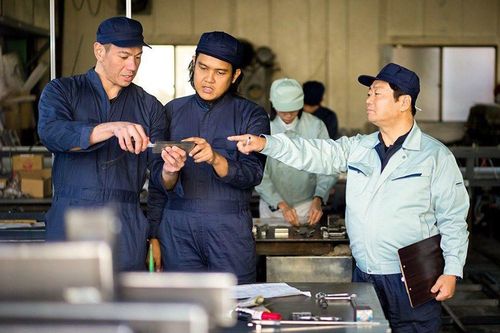 Nhật Bản tìm cách 'giữ chân' lao động nhập cư