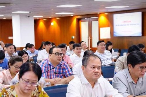 Tổ chức lớp học nâng cao kỹ năng phát ngôn, cung cấp thông tin cho báo chí