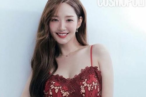 Ba món mỹ phẩm bỏ túi giúp Park Min Young 'lão hóa ngược'
