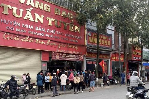 Mua và tiêu thụ vàng từ khai thác trái phép, các chủ tiệm có bị xử lý?