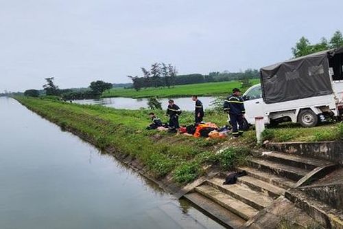Tìm kiếm học sinh lớp 9 nghi bị đuối nước