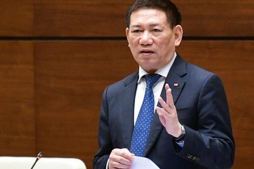 Bộ trưởng Hồ Đức Phớc nói gì về tình trạng nhân viên bảo hiểm 'chèo kéo' người dân?