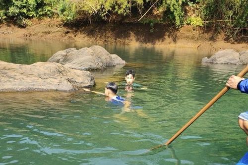 Đã tìm thấy thi thể 3 nữ sinh bị nước cuốn sau khi thủy điện xả nước