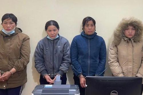Bắt 4 phụ nữ chuyên lừa tiền của người cao tuổi