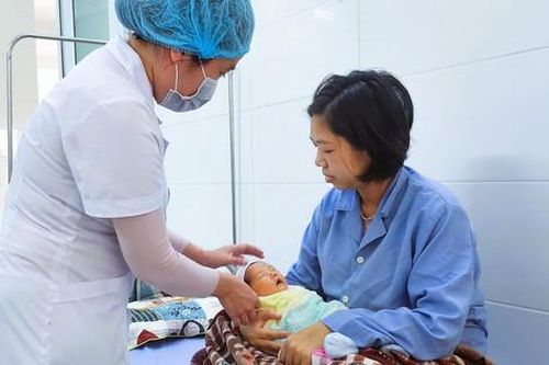 Hải Phòng: Mổ cấp cứu trong đêm cứu mẹ con sản phụ rau bong non
