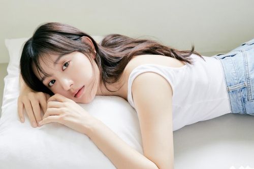 Nét quyến rũ của 'Nữ hoàng nước mắt' Kim Ji Won