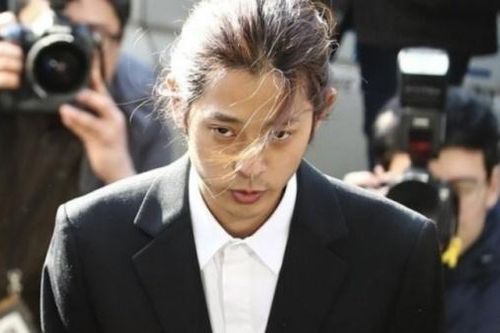 Jung Joon Young ra tù