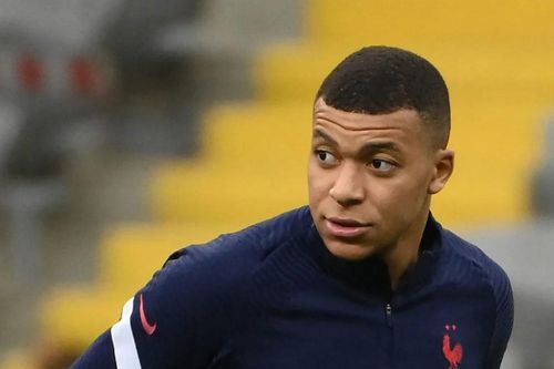 MU không chiêu mộ Mbappe