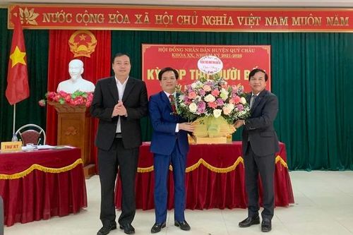 Bầu Phó Bí thư Huyện ủy giữ chức Chủ tịch UBND huyện