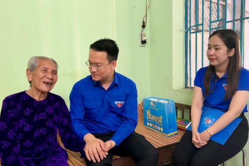 Tuổi trẻ Đà Nẵng với mô hình 'Chúng con luôn bên Mẹ'