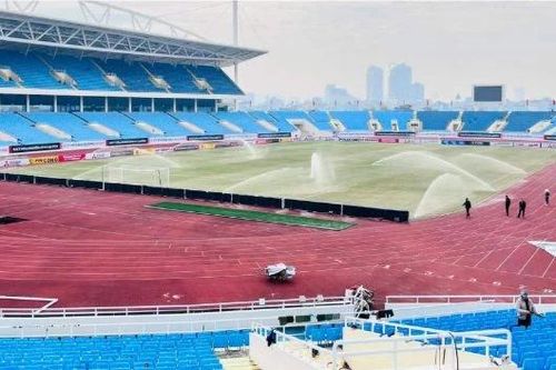 Nghịch lý sân Hàng Đẫy, Mỹ Đình