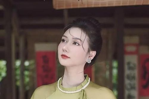 Hương Giang làm mẹ đơn thân, nuôi con gái giỏi giang ai cũng nể