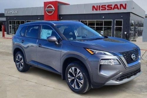 Nissan thưởng tiền cho đại lý 'xả' được loạt xe X-Trail tồn kho