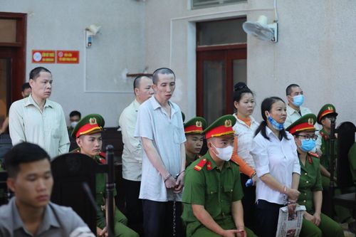 Hoãn phiên tòa phúc thẩm xét xử mẹ 'nữ sinh giao gà' tại Điện Biên