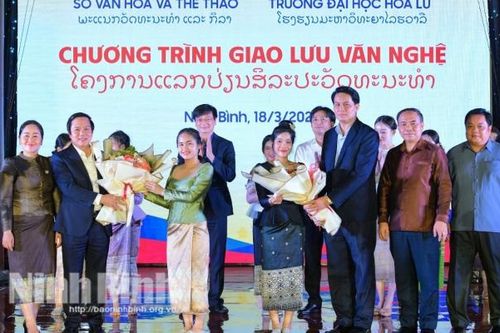 Chương trình giao lưu văn nghệ Việt Nam - Lào tại Ninh Bình