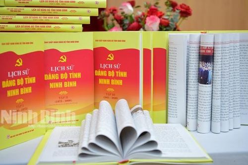 Phát hành bộ sách Lịch sử Đảng bộ tỉnh Ninh Bình