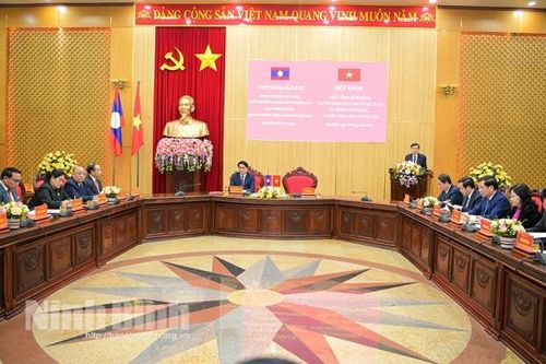 Trao Huân chương của Đảng, Nhà nước Lào cho các tập thể, cá nhân tỉnh Ninh Bình