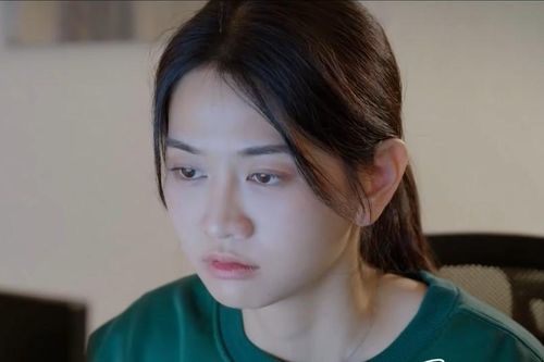 'Lỡ hẹn với ngày xanh' tập 2: Duyên đưa nhầm bản thiết kế cho Chủ tịch Thắng