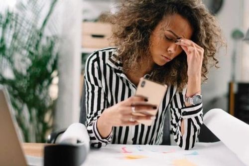 Dùng điện thoại quá 6 tiếng mỗi tuần làm tăng 25% nguy cơ cao huyết áp