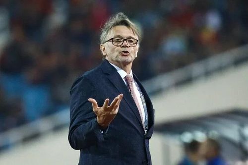 Huấn luyện viên Troussier và chiến thuật nào cho tuyển Việt Nam tại Jakarta?