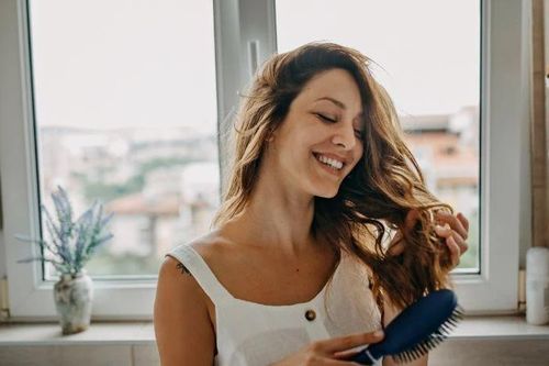 Vì sao chúng ta nên tẩy tế bào chết cho da đầu thường xuyên?