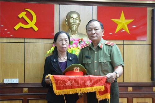 Lễ tiếp nhận hiện vật liệt sỹ hy sinh trong vụ khủng bố ở Đắk Lắk