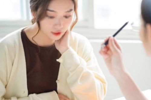Dự định sửa nhà nhưng chị gái ngỏ ý xin luôn số tiền đó, biết lý do mà tôi ngại từ chối