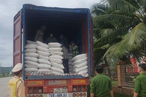 Quảng Ngãi: Vận chuyển 32 tấn đường nhập lậu, tài xế bị phạt gần 500 triệu đồng
