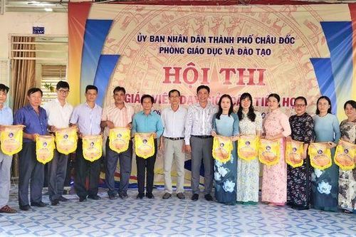 Phòng Giáo dục và Đào tạo TP. Châu Đốc khai mạc Hội thi giáo viên dạy giỏi cấp tiểu học