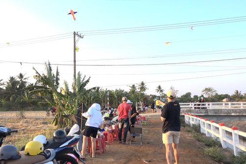 Thả diều nhưng cẩn trọng với lưới điện