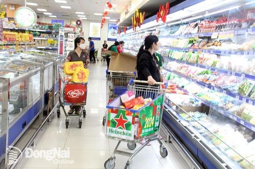 Nhiều người tiêu dùng thay đổi mức mua sắm