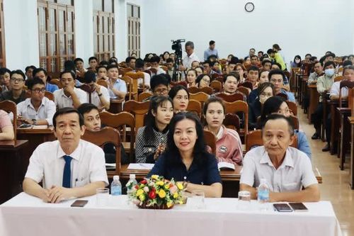 Đảng ủy Khối Doanh nghiệp tỉnh bồi dưỡng nhận thức về Đảng cho 135 quần chúng ưu tú