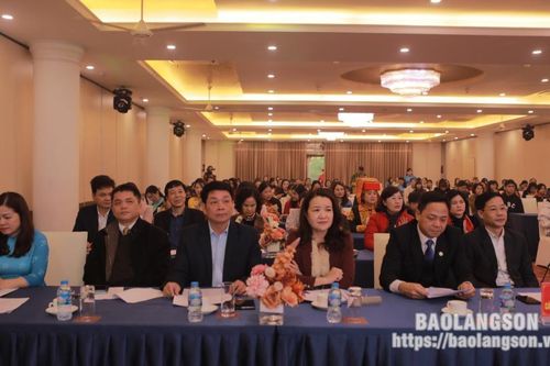 31 cặp mẹ, con tiêu biểu được biểu dương trong thực hiện Chương trình 'Mẹ đỡ đầu'