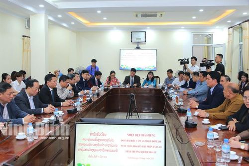 Đoàn đại biểu tỉnh U-Đôm-Xay thăm và làm việc tại Trường Đại học Hoa Lư, tham quan chùa Bái Đính