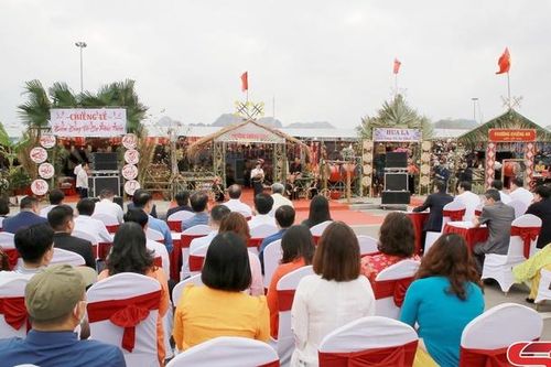 Trưng bày giới thiệu văn hóa truyền thống, hoạt động cộng đồng; sản phẩm hoạt động giáo dục STEM/STEAM