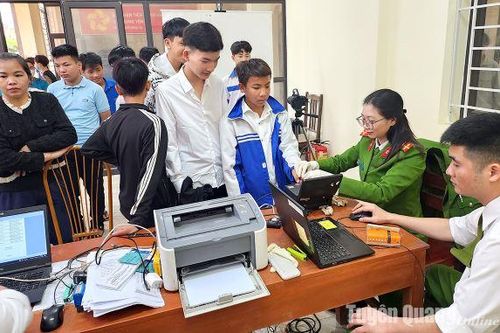 Phấn đấu cấp CCCD cho 100% học sinh chuẩn bị xét tốt nghiệp THCS, tuyển sinh THPT