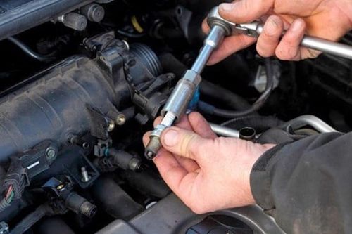 Nguyên nhân hiện tượng xe ô tô bị giật khi tăng ga
