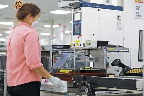 Sóng FDI dồn dập, 'cánh cửa' vào chuỗi giá trị toàn cầu gần hơn