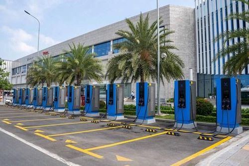 Chủ tịch Phạm Nhật Vượng 'bỏ tiền túi' thành lập công ty phát triển trạm sạc xe điện