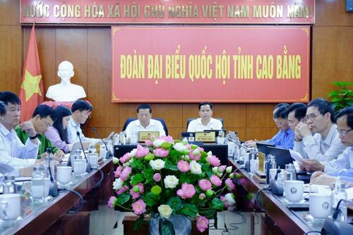 Ủy ban Thường vụ Quốc hội tiến hành phiên chất vấn về lĩnh vực ngoại giao
