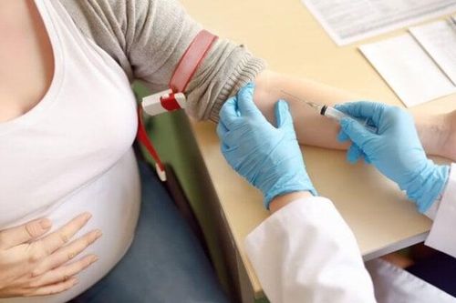 Có bầu sau khi 'vượt rào' với tình cũ, hoang mang không biết con ai