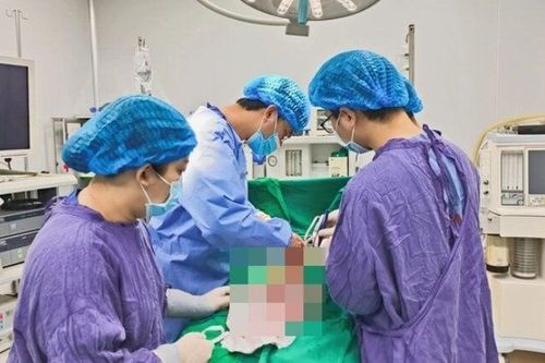 Bị ngã xe xong về ngủ, nam thanh niên suýt chết vì vỡ lách
