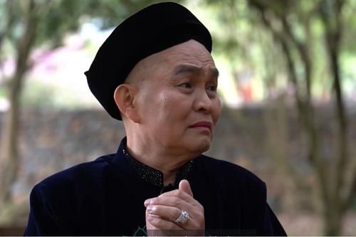 NSƯT Xuân Hinh thu gom 5 triệu viên ngói cổ xây dựng Bảo tàng Đạo Mẫu